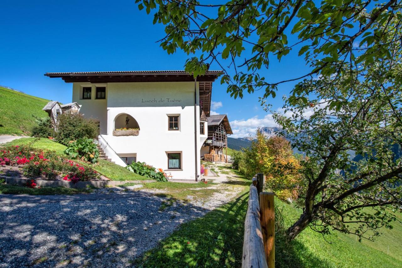 Agriturismo Apartments Tuene Ortisei Kültér fotó