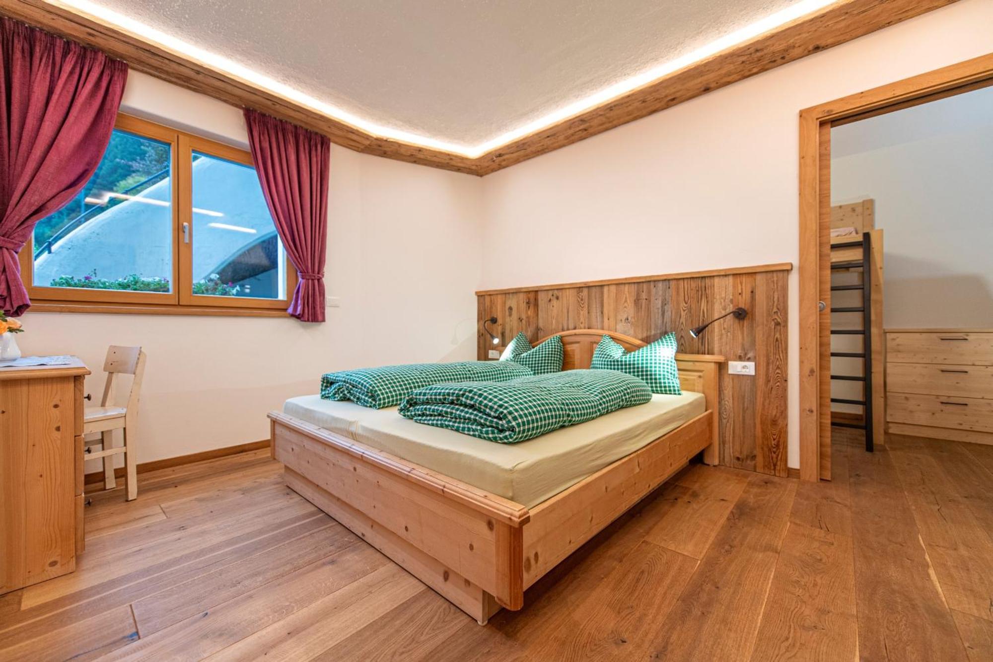 Agriturismo Apartments Tuene Ortisei Kültér fotó