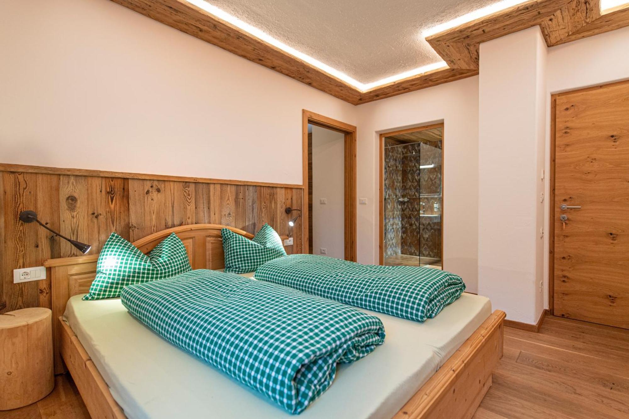 Agriturismo Apartments Tuene Ortisei Kültér fotó