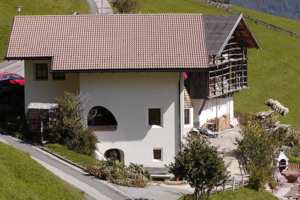 Agriturismo Apartments Tuene Ortisei Kültér fotó